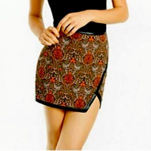 NWOT Express mid rise skirt faux leather trim 00